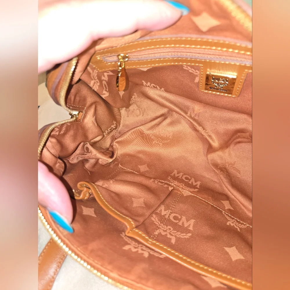 💯 Authentic MCM Visetos Leather Barrel Bag Cognac - Picture 7 of 15